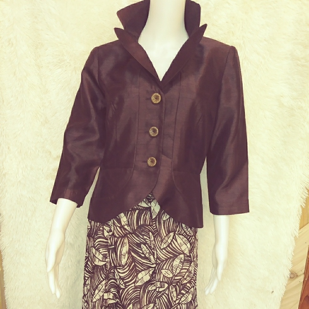 Skirt suit